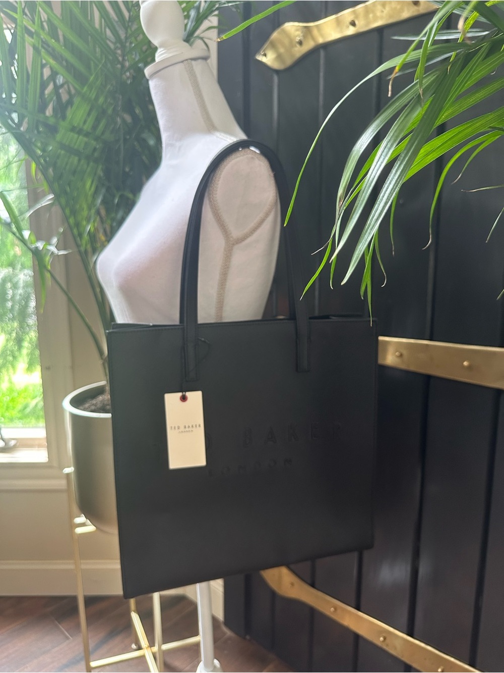 NWT TED BAKER LONDON Sukicon East West Icon Bag Tote handbag Black Large size